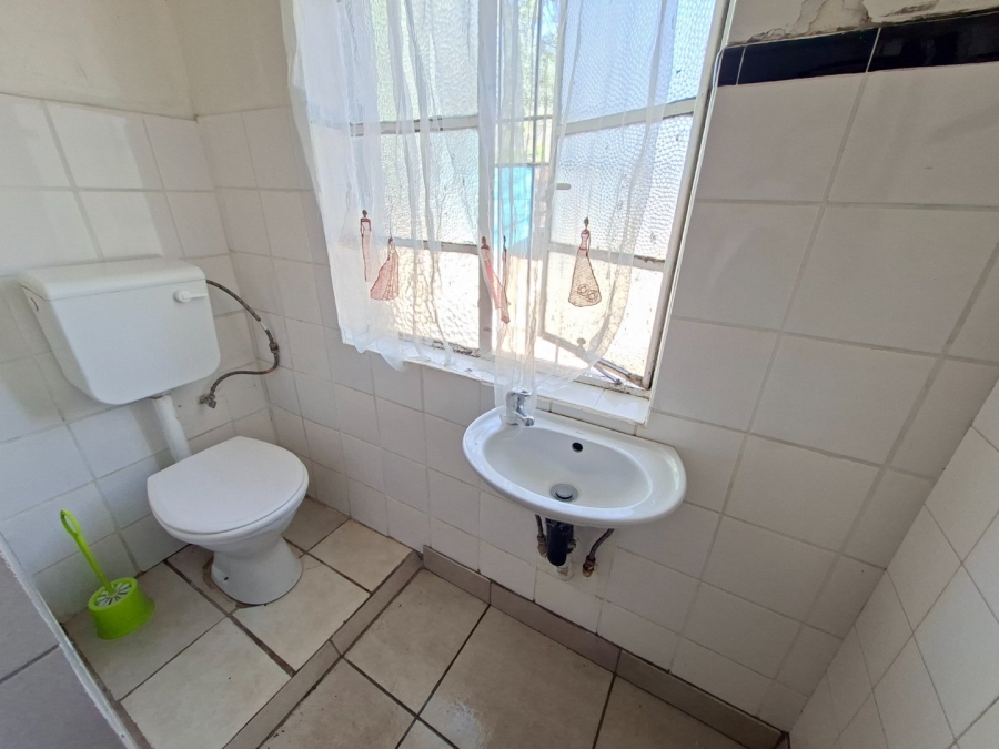 6 Bedroom Property for Sale in Park West Free State